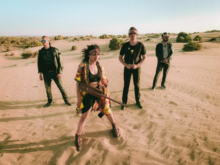 Bab L’Bluz — photographie promotionnelle publiée par Real World Records.